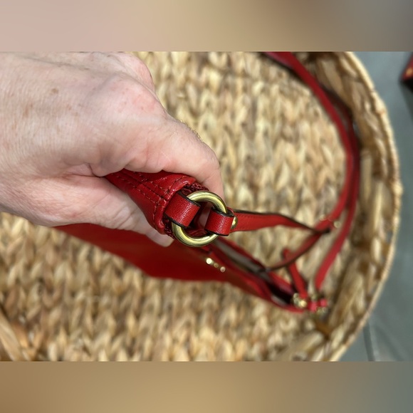 ON HOLD FOR CRYSTAL✨Coach Ashley Leather Cherry Red Swingpack Crossbody EUC - Picture 4 of 13